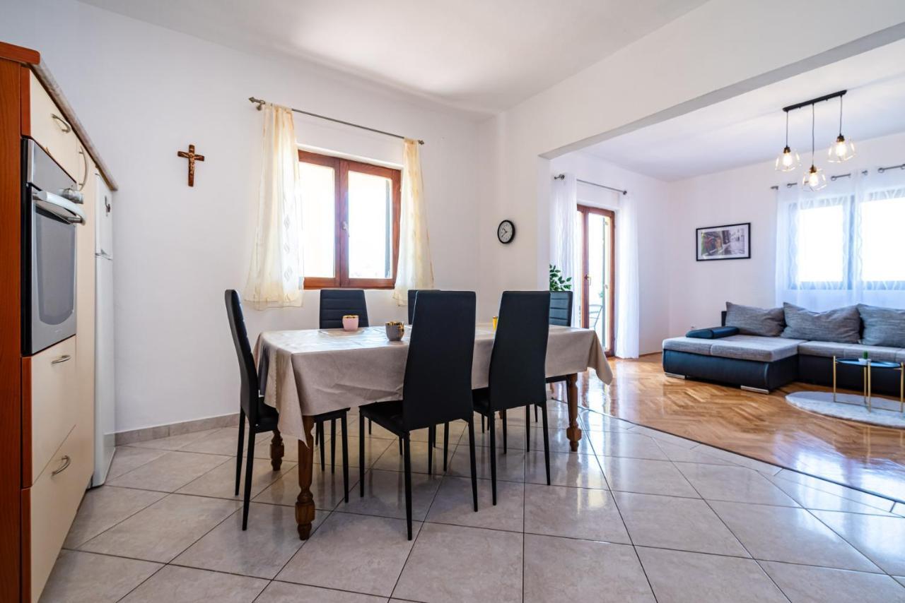 Apartment Marija Novigrad  Exteriör bild