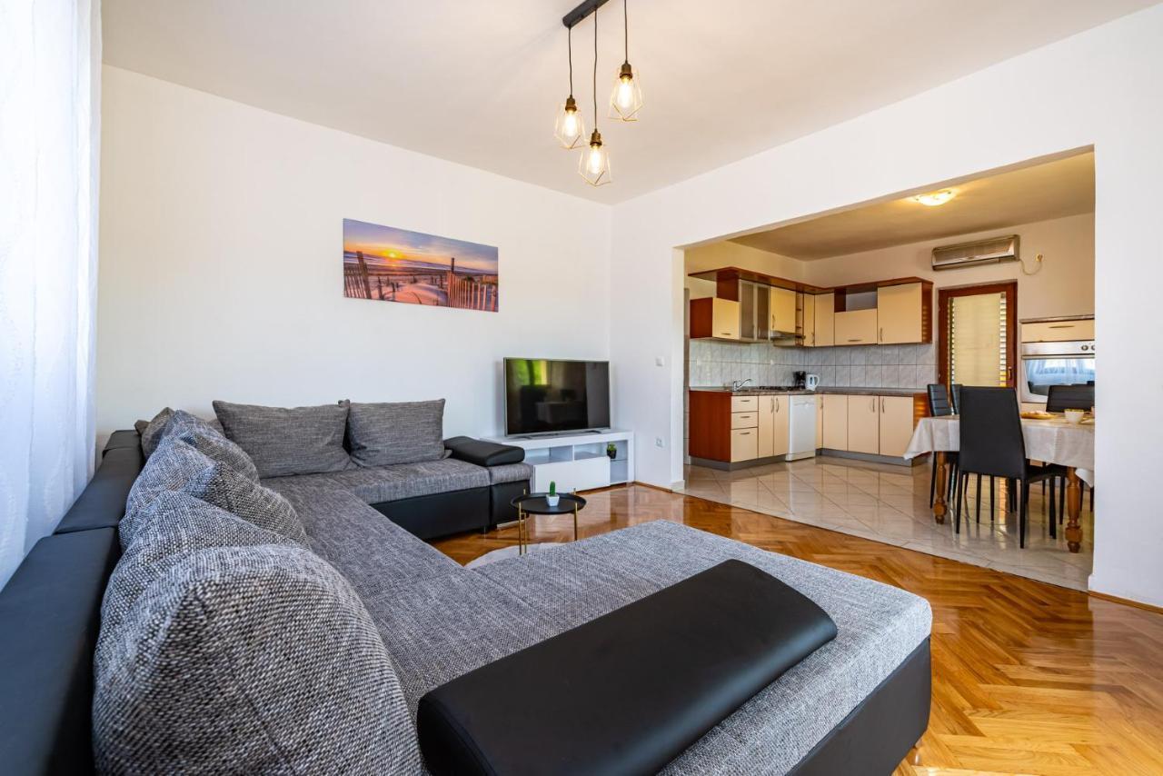 Apartment Marija Novigrad  Exteriör bild