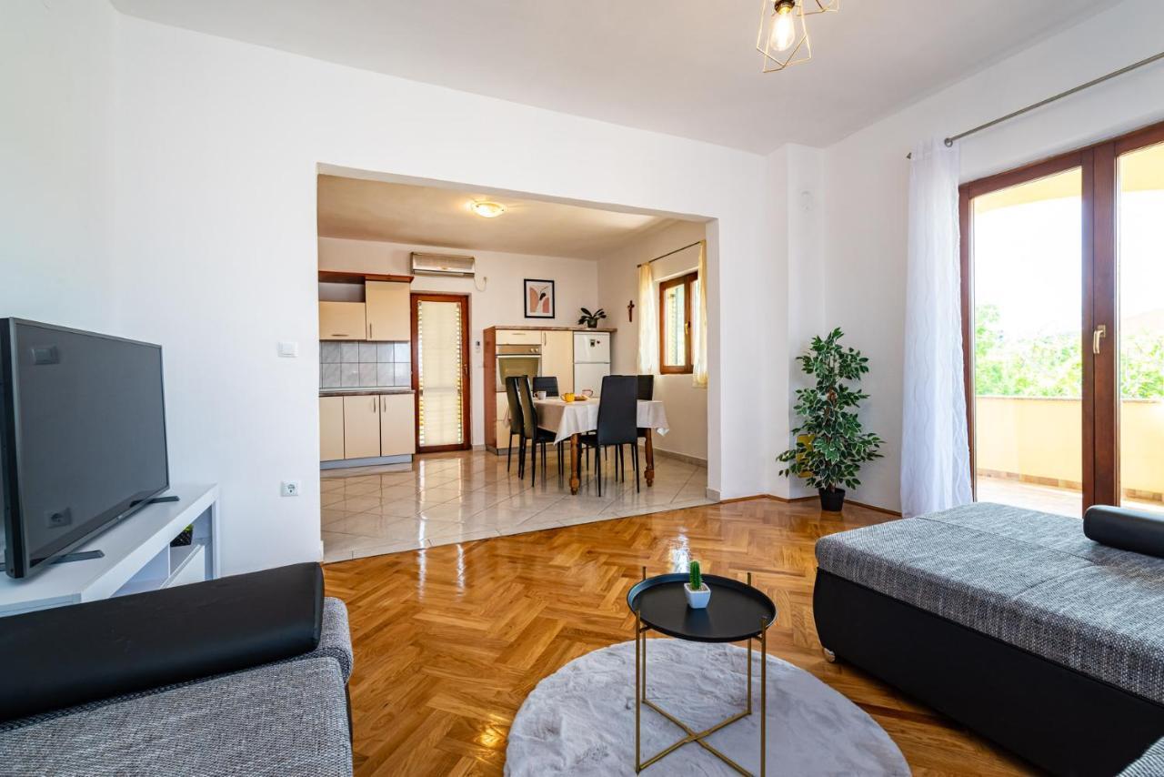 Apartment Marija Novigrad  Exteriör bild